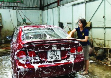 Rửa xe đúng cách là yếu tố quan trọng trong việc giữ xe luôn tươi mới