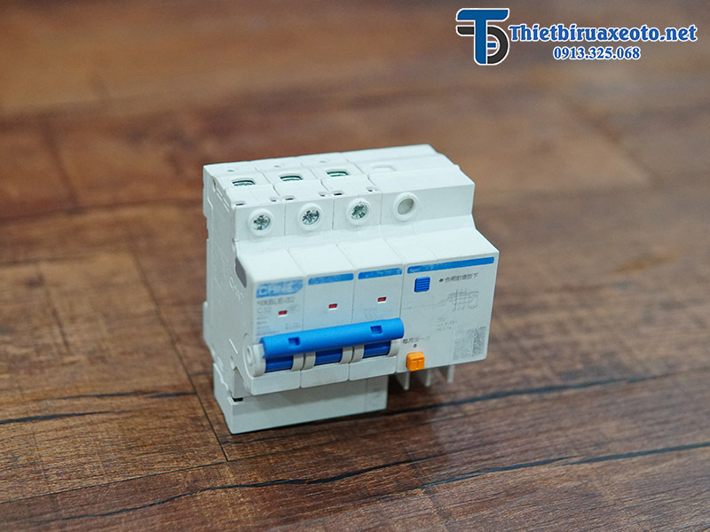 Aptomat máy rửa xe áp lực cao 18 aptomat-may-rua-xe-ap-luc-cao-4
