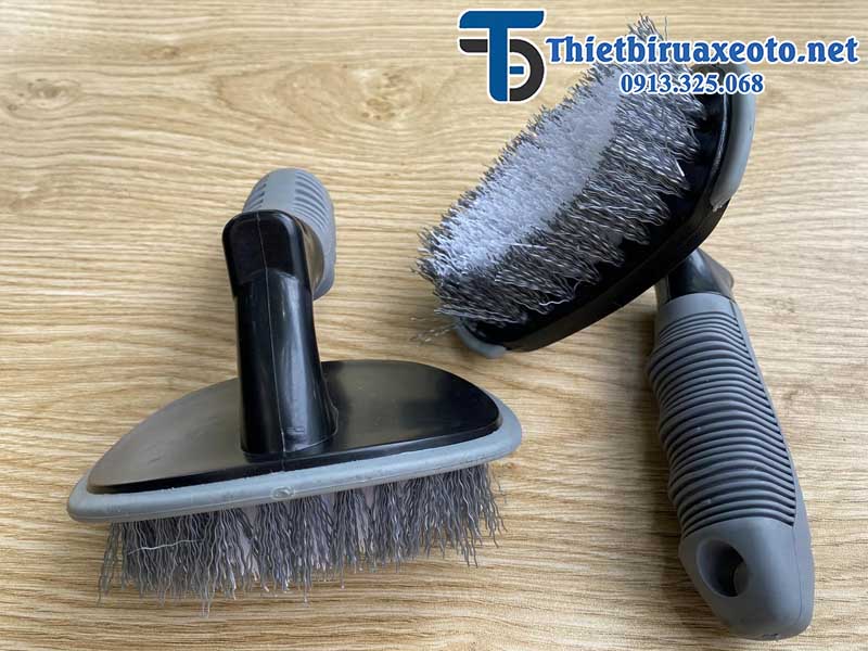 Bàn chải cọ rửa lốp xe ô tô nhỏ gọn 16 Bàn chải cọ rửa lốp xe ô tô-1