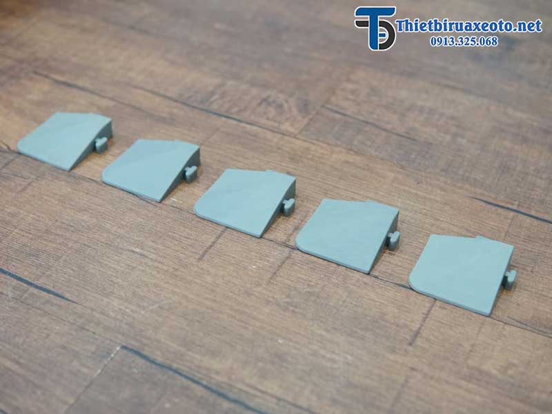 Tấm góc nối giữa các thanh dốc và tấm lót sàn 17 tam-goc-noi-giua-cac-thanh-doc-va-tam-lot-san-2