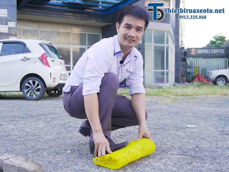 Tấm lót sàn cho tiệm rửa và chăm sóc xe chuyên nghiệp 19 tam-lot-san-dang-luoi-tan-nhiet-tang-cuong-4