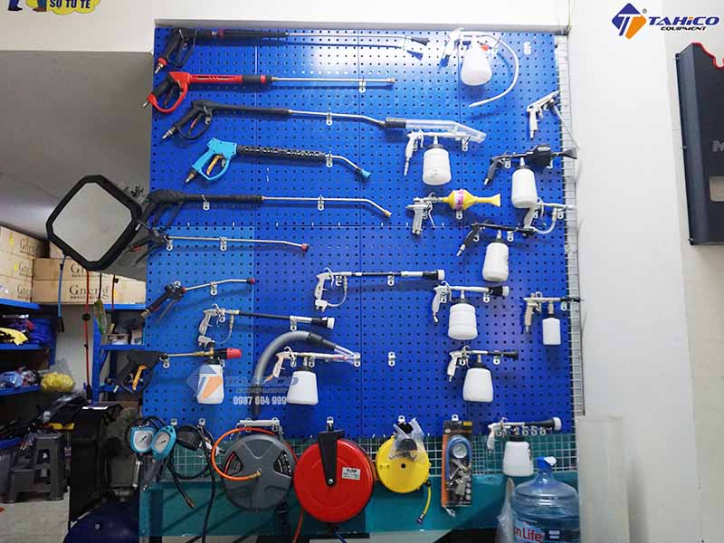 Bảng treo dụng cụ cho tiệm chăm sóc xe 450x1500 17 bang-treo-dung-cu-cho-tiem-cham-soc-xe-450x1500mm