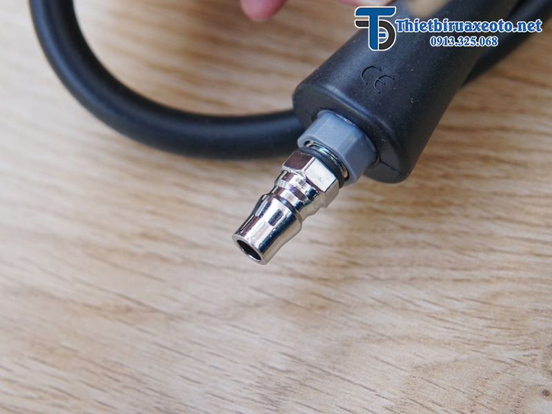 Đồng hồ bơm lốp dùng cho xe ô tô du lịch 22 dong-ho-bom-lop-dung-cho-xe-tai-4
