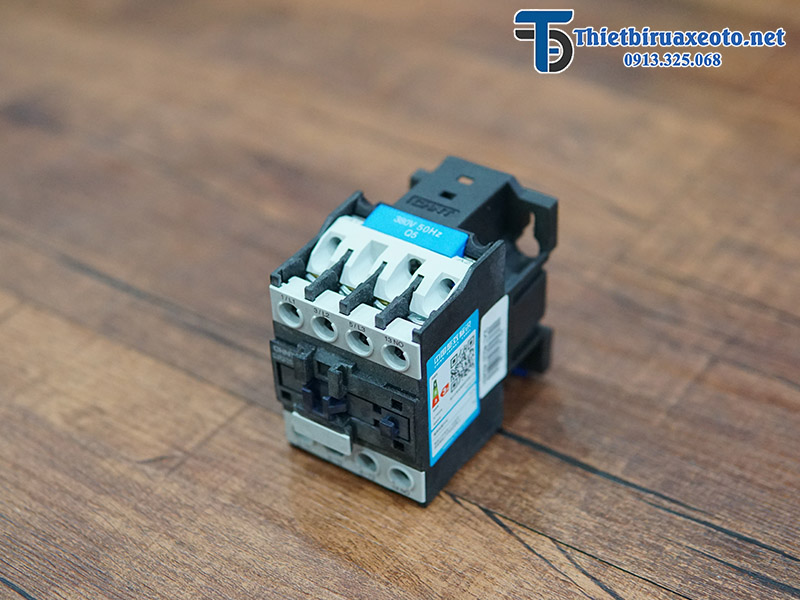 Khởi động từ máy bơm xịt rửa xe áp lực cao 3 pha 16 khoi-dong-tu-may-bom-xit-rua-xe-ap-luc-cao-3-pha-2